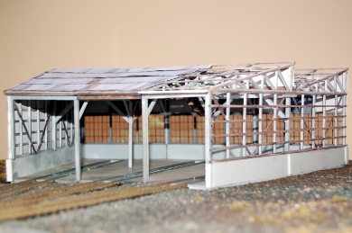 3 stall HO loco shed in resin and wood